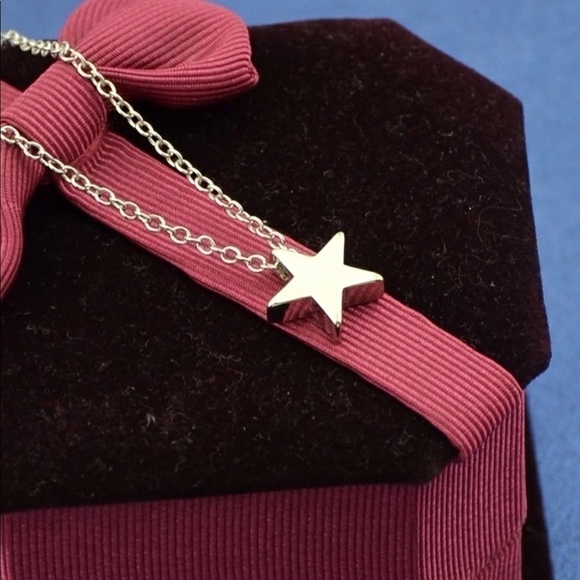 silver Star Pendant Necklace - Picture 3 of 3